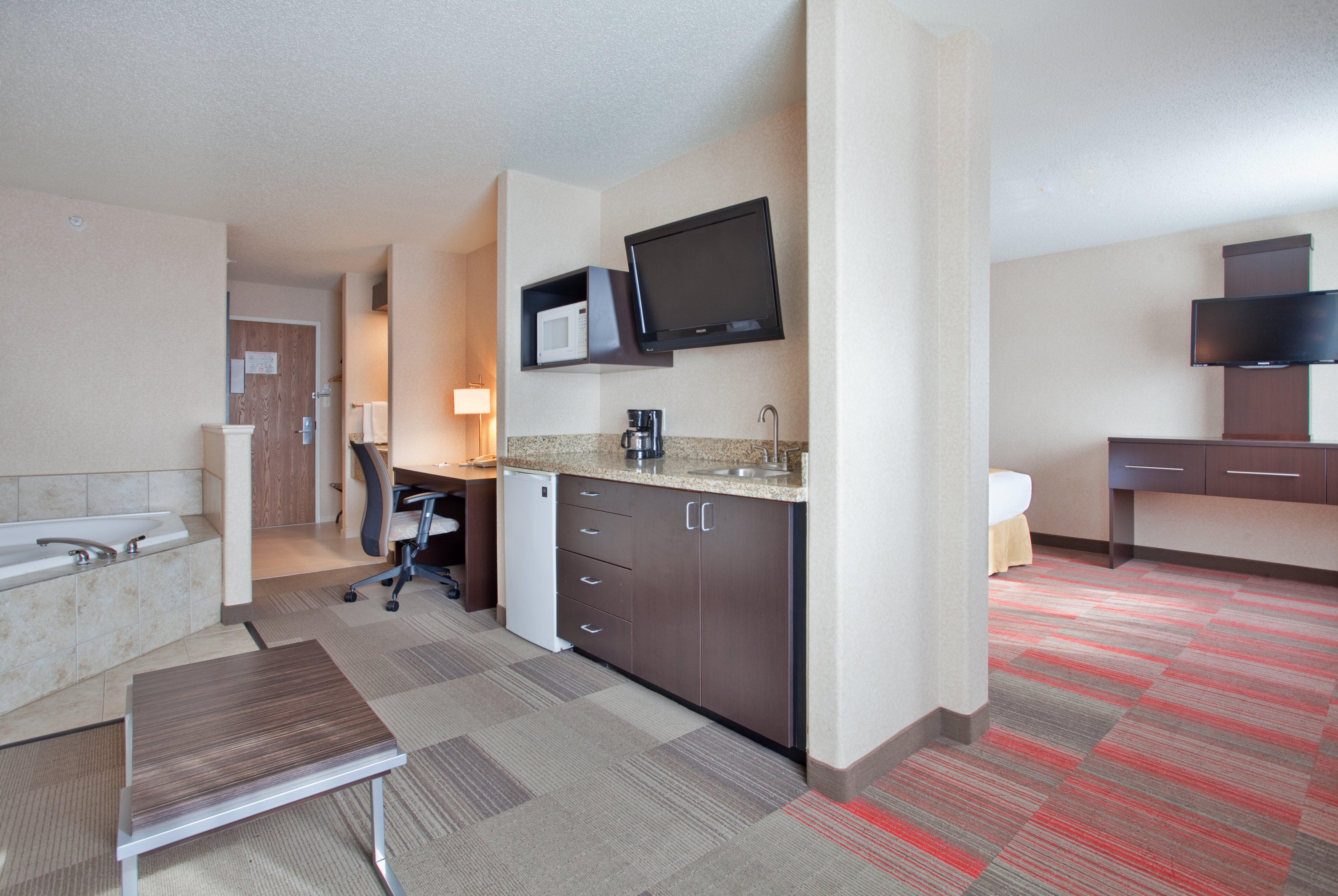 Holiday Inn Express Hotel & Suites Beatrice By Ihg Exterior photo
