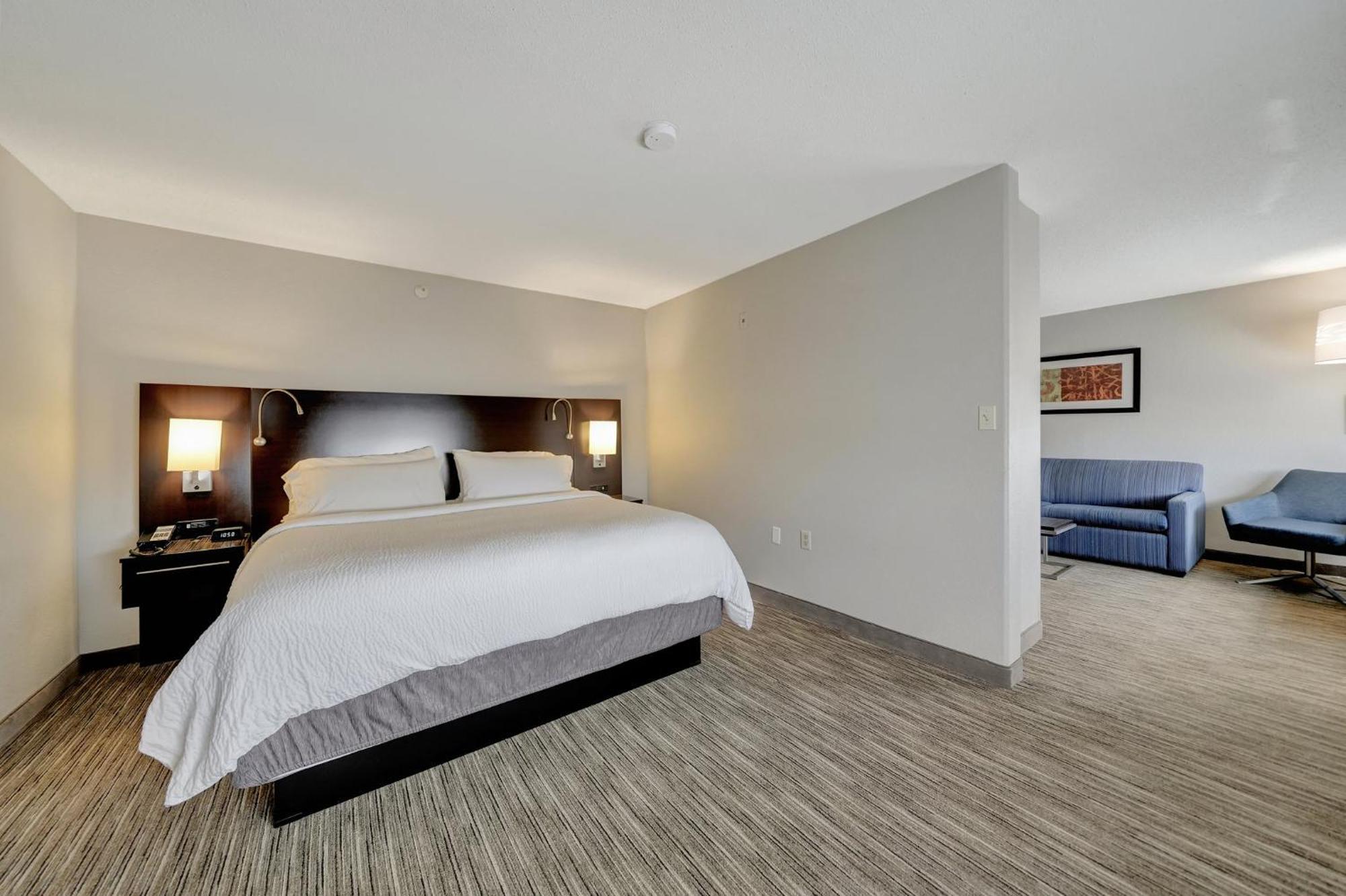 Holiday Inn Express Hotel & Suites Beatrice By Ihg Exterior photo