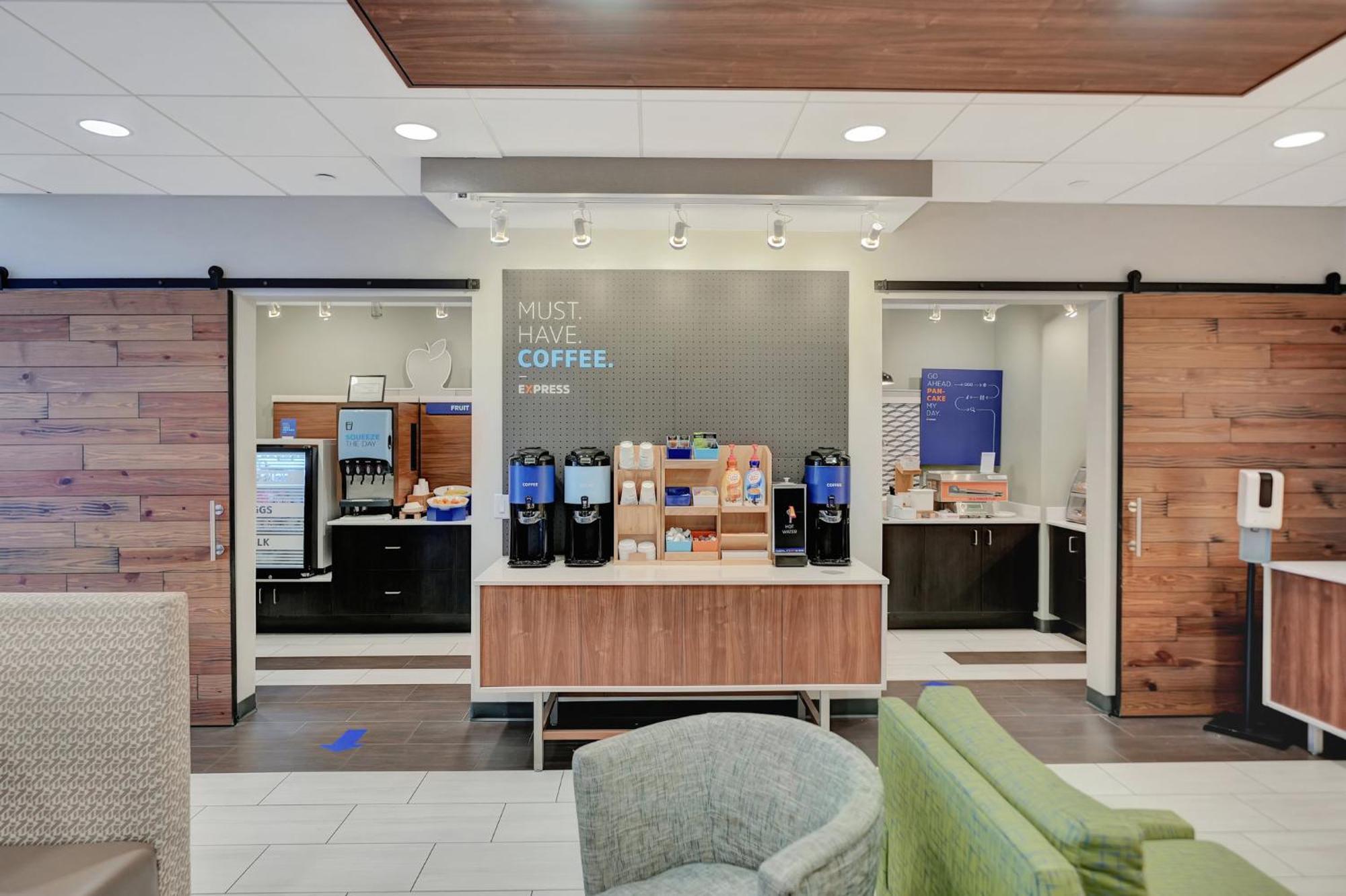 Holiday Inn Express Hotel & Suites Beatrice By Ihg Exterior photo