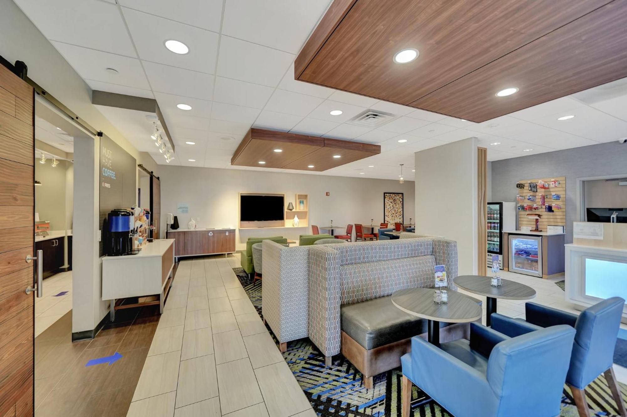 Holiday Inn Express Hotel & Suites Beatrice By Ihg Exterior photo